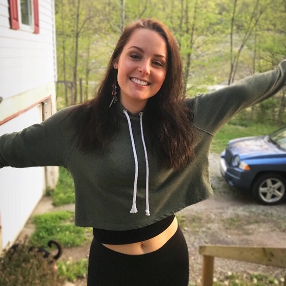 Meet your Posher, Maya - Picture 3 of 6